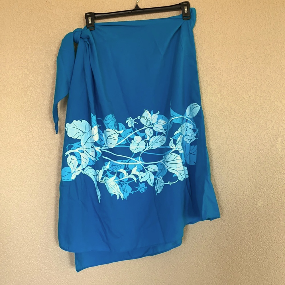 Swimsuit cover Hawaiian style